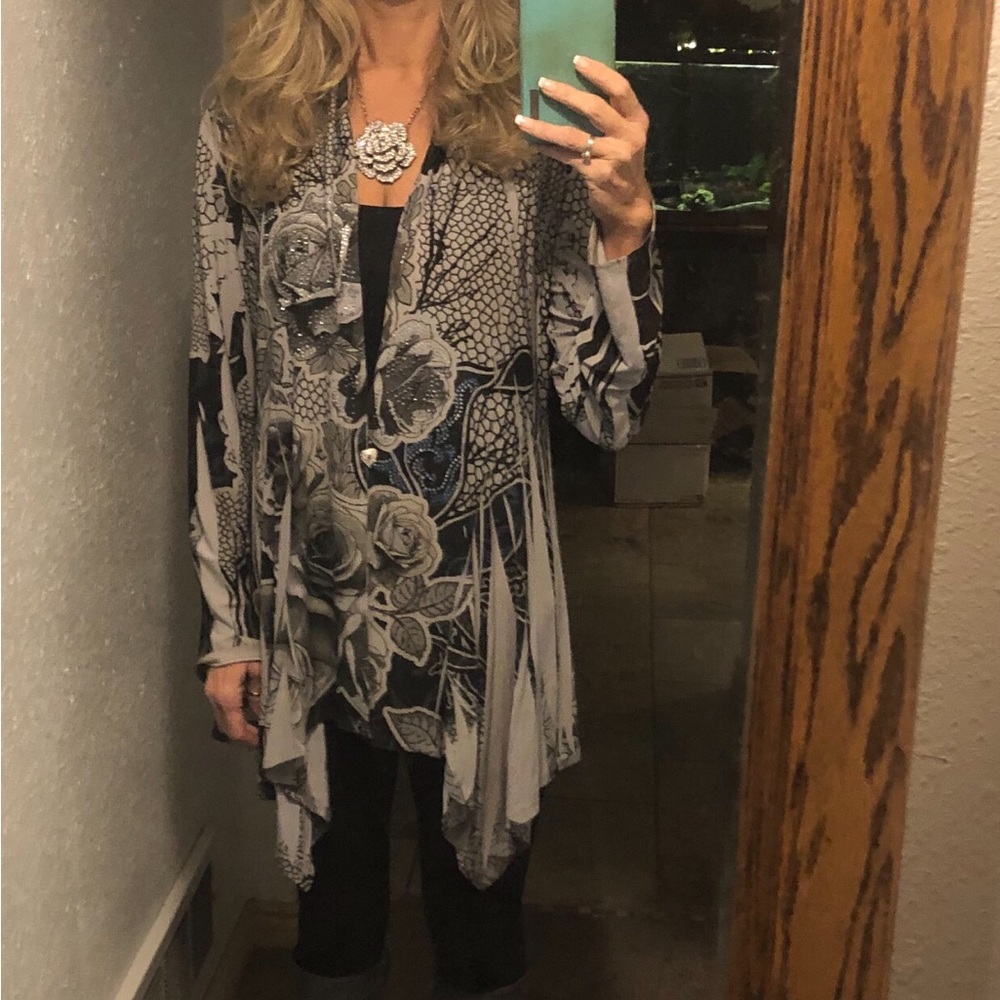 Gorgeous gray and black cardigan size large